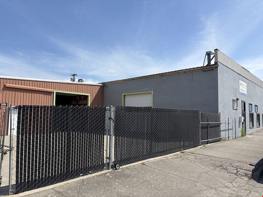 1217 1st St & 103 Cedar Ave