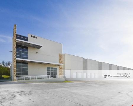 Preview of Industrial space for Rent at 2535 Gifford Street
