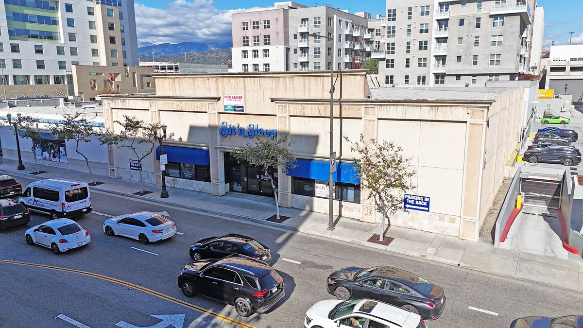Flagship Glendale Retail Opportunity