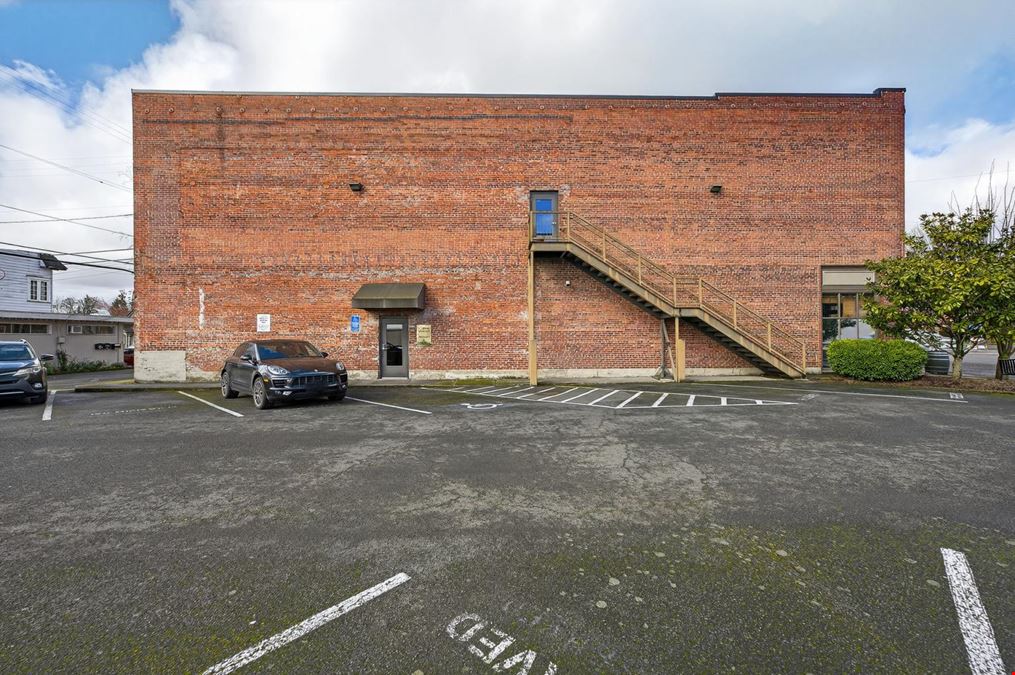 700 E 1st Street
