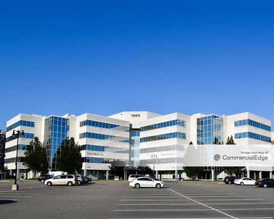 Stark Office Suites - Franklin Avenue Plaza