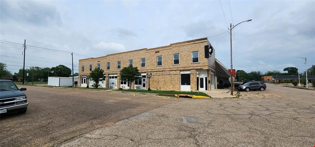 401 E Commerce St