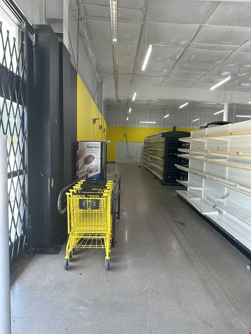 Bluebird Freestanding Retail Flex Center