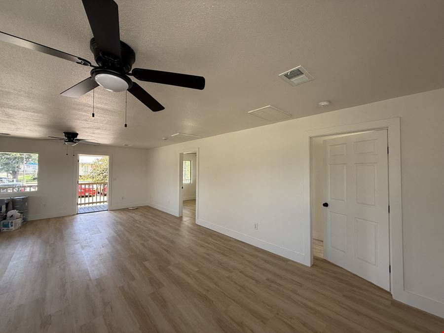 405 8th St, Kemah TX 77565- Office/Retail Opportunity