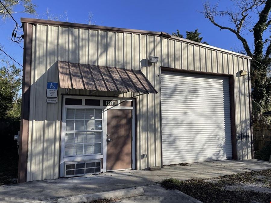 Insulated Warehouse with Upgraded Office for Lease