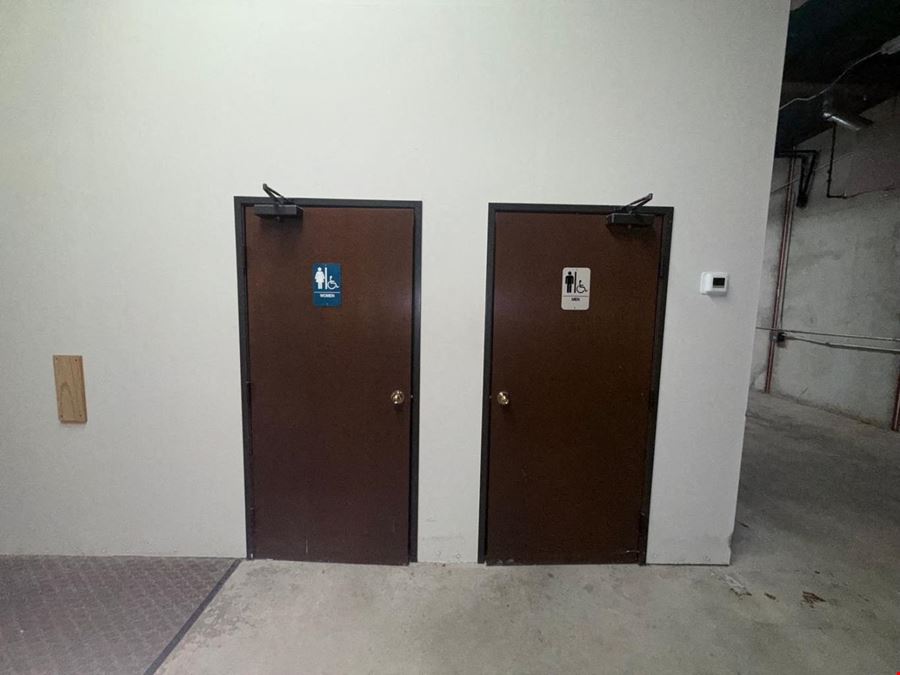 2117 Yellowood - Office/Warehouse