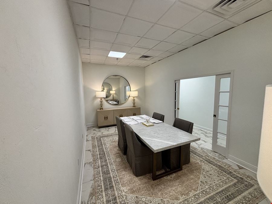 916 SF of Executive Office Space