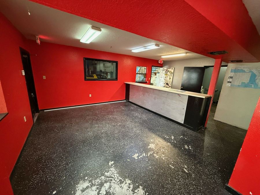 Stand Alone Automotive Building in Heart of Brevard County