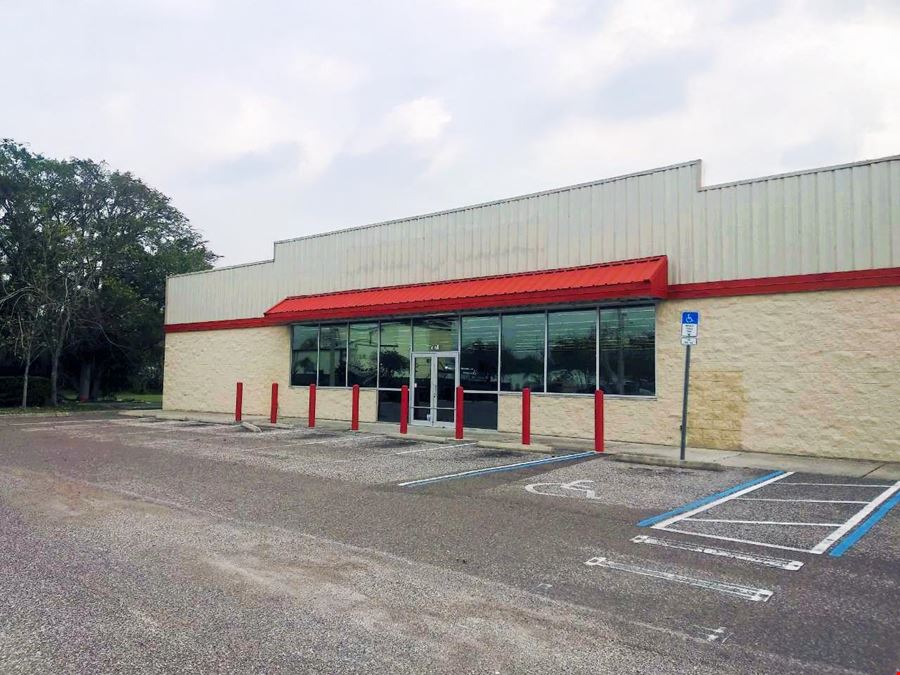 Former Family Dollar For Lease