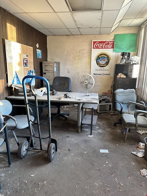 202 N Main St Warrior Al Former Automotive Shop