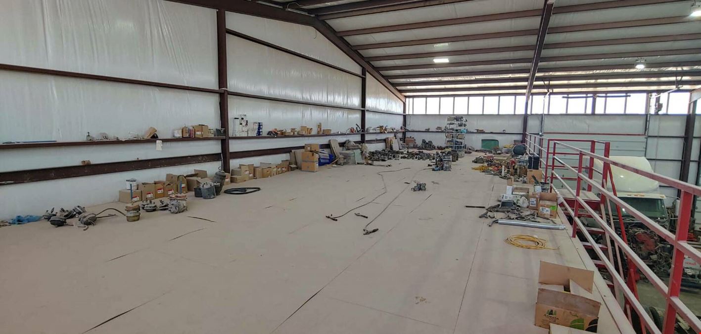 8,000 SF Warehouse Near Hwy 385 & I-20