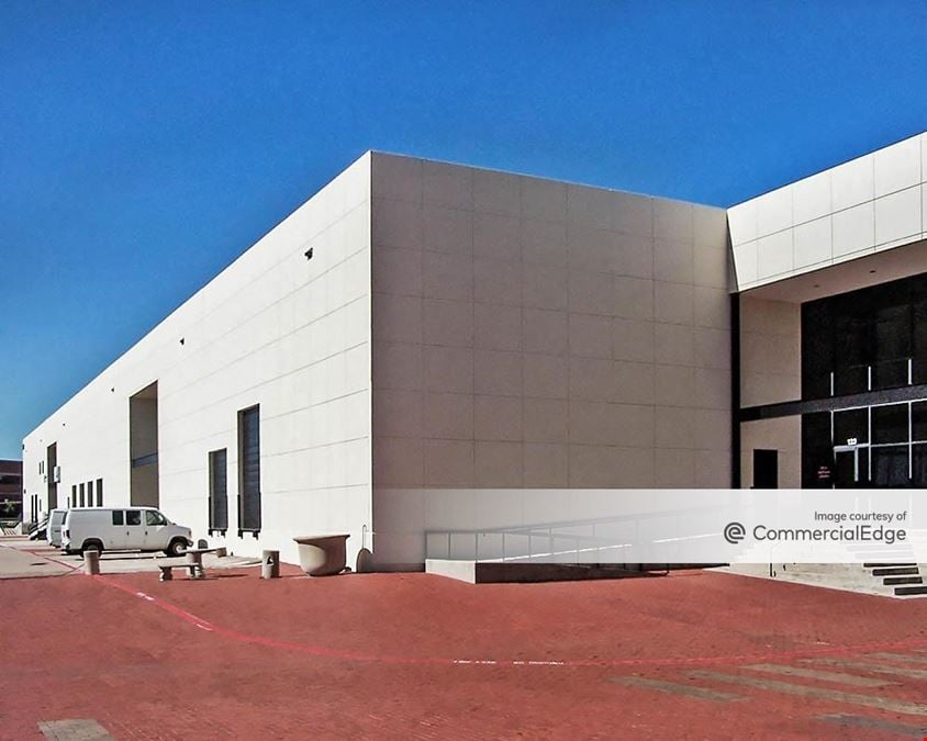 Dallas Communications Complex, Building 4