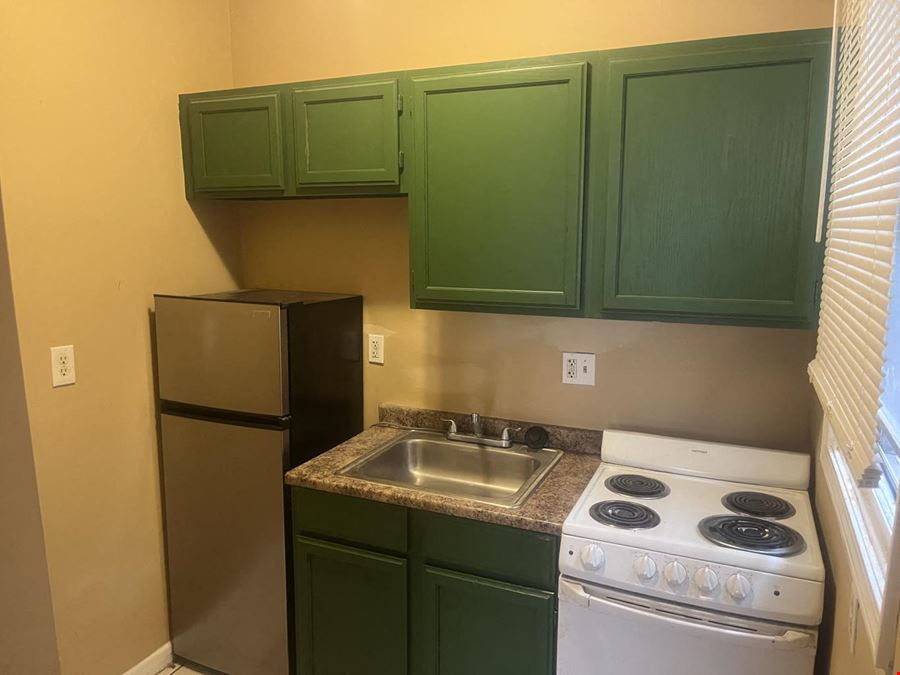 8292-8296 Woodward Ave