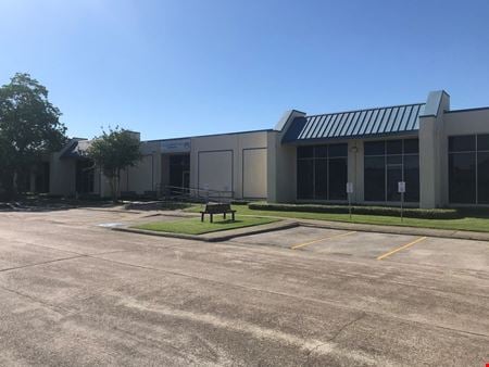 Preview of commercial space at 3880-3910 North Freeway