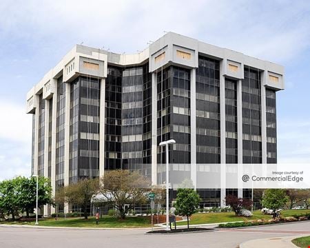 Preview of commercial space at 2 Heritage Drive