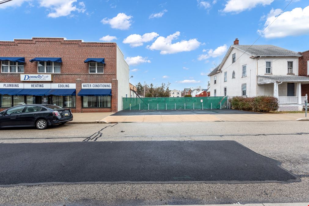 33 - 41 W 2nd St