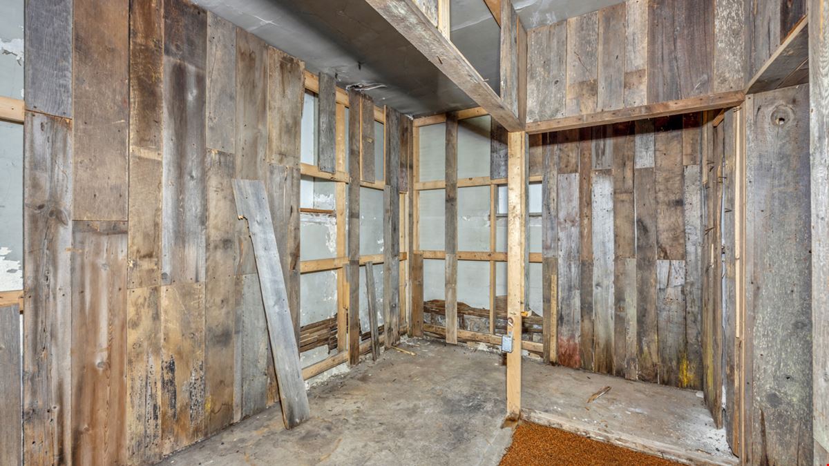 300 E. Ludington St.