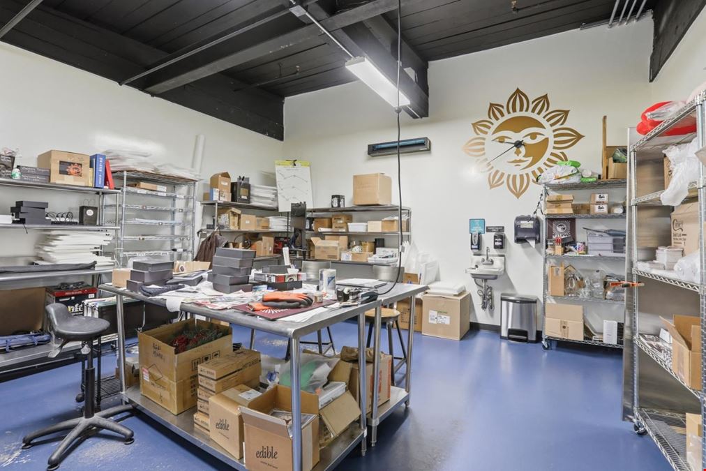 Sun-drenched 1,521sf Space for Lease in Amesbury, MA