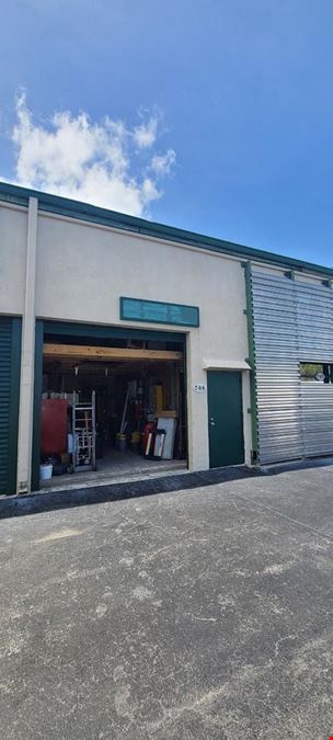 Office/Warehouse 950 SQFT