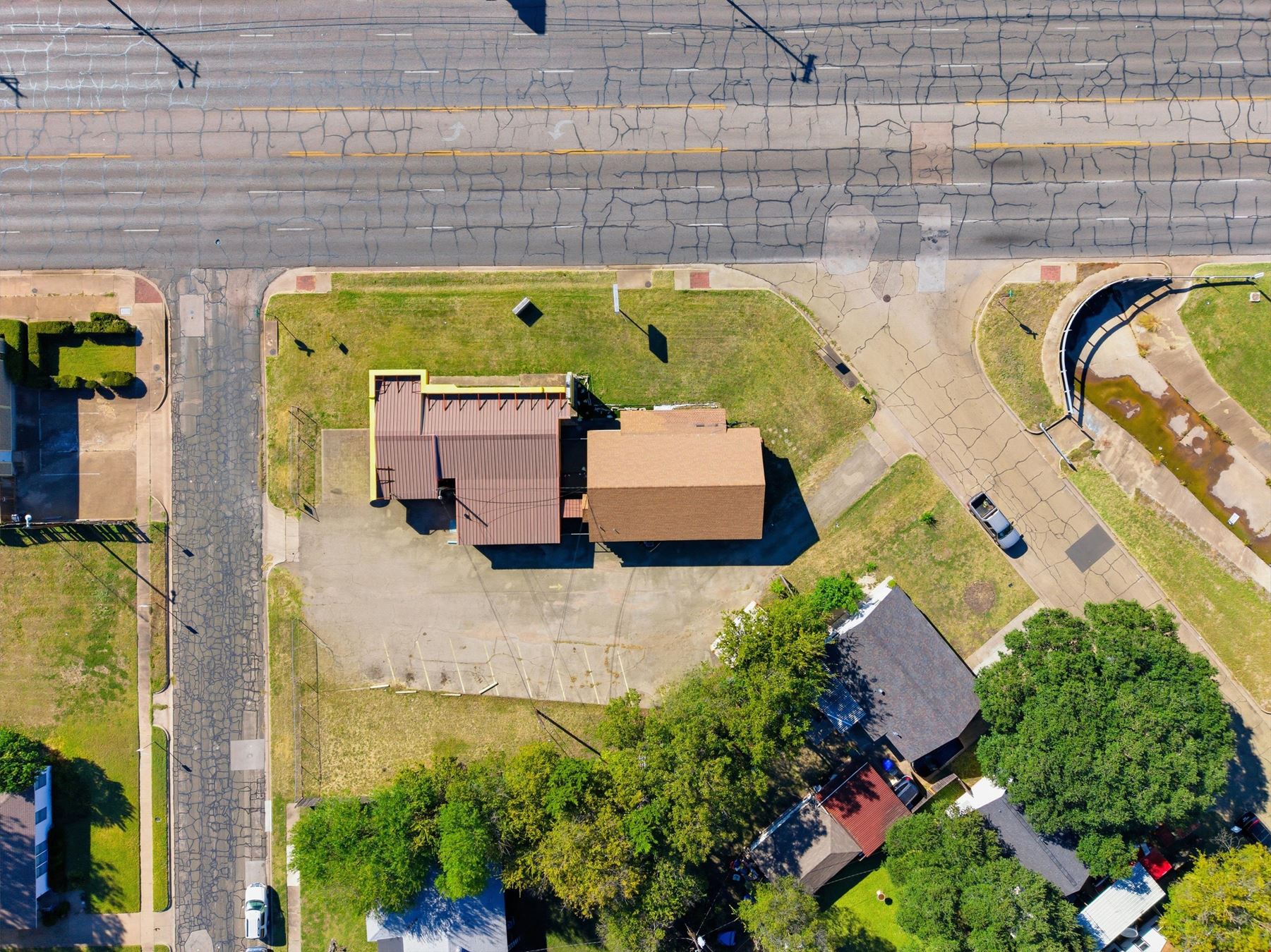 901 N Valley Mills Dr