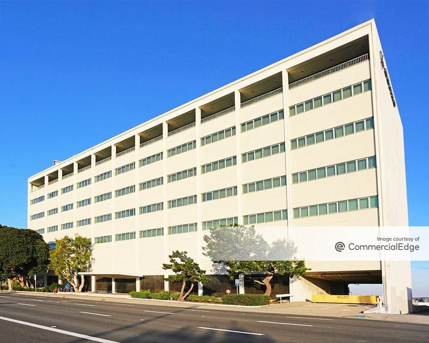 700 Pacific Coast Hwy