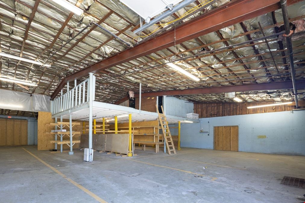 4,082 SF of Industrial Space in Lexington, KY