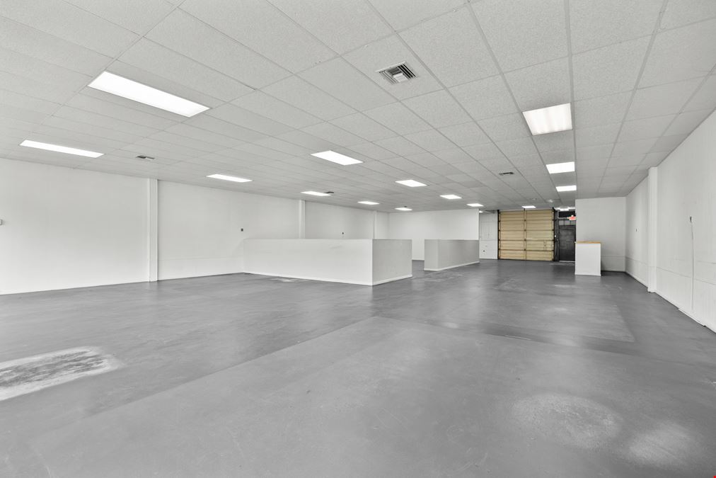 For Lease | Versatile Commercial Building with Bonus Warehouse Space Potential