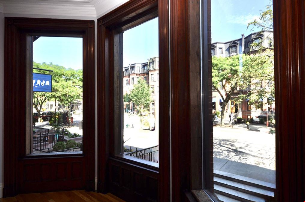 218 Newbury St
