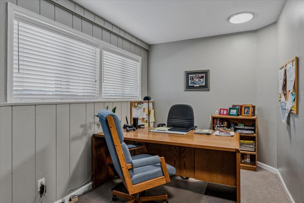 Multi-Tenant Office Building w Ample Parking