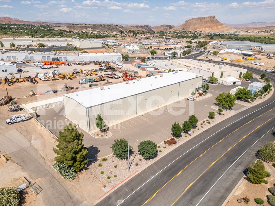 Large Warehouse With Docks In Millcreek For Lease