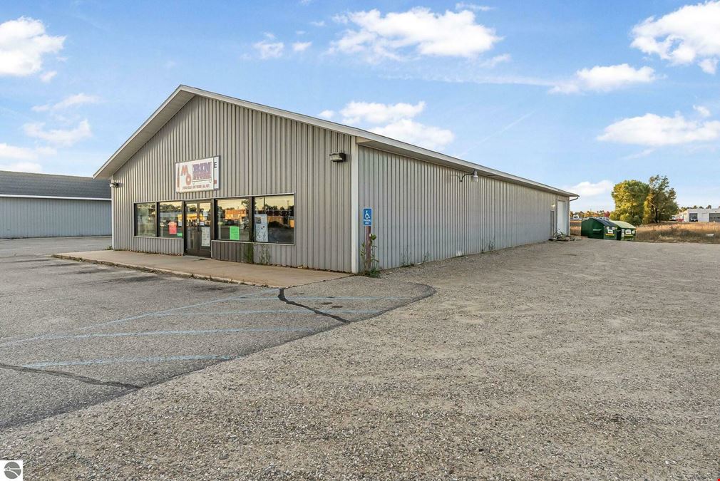 High-Visibility 5,000 SF Retail/Flex Space in Cadillac's North End Shopping District
