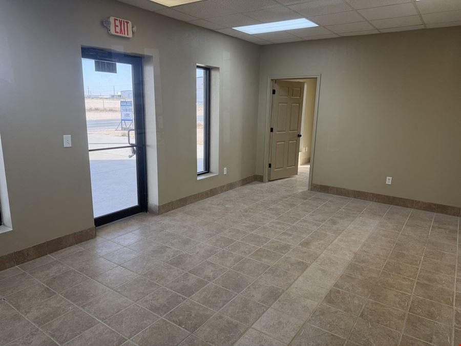 Small Versatile Office/Warehouse on 1 Acre