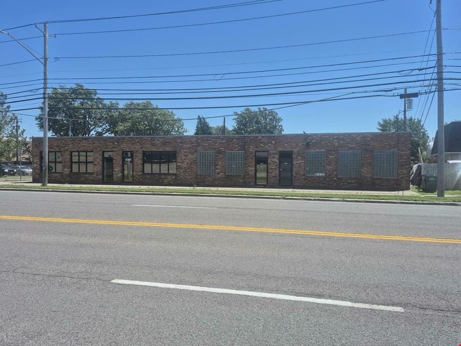 2363 Broadway St - 7,400+/- SF Multipurpose Commercial Building
