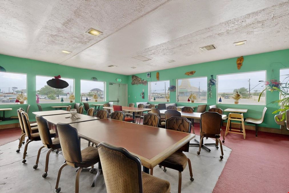724 N Main St