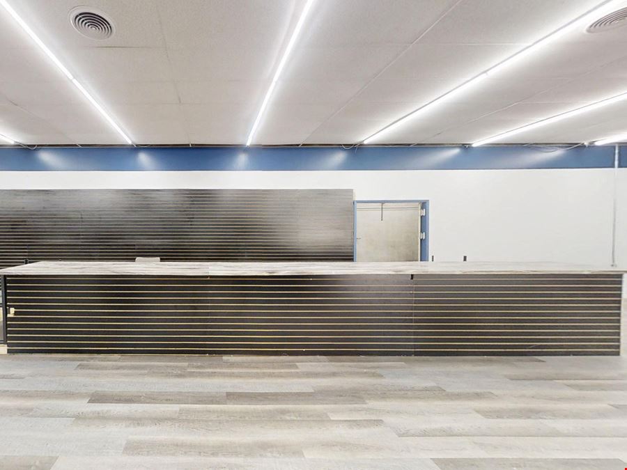 6,558± SF Mixed-Use Building