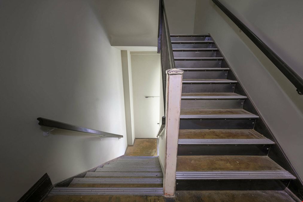 Urban Lofts, Boutique Hotel & Signature Rooftop Bar with Elevator
