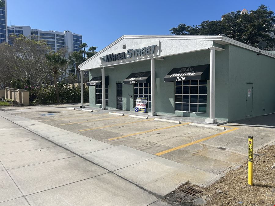211 N Tamiami Trail