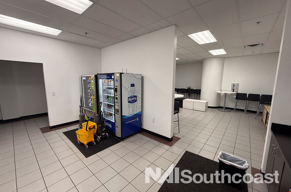 ±20,505 SF Dealership/Service Opportunity