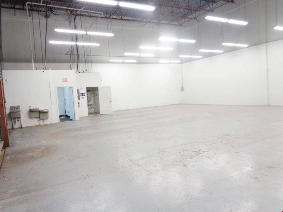 Sunrise Commerce Park 3000SF office/warehouse