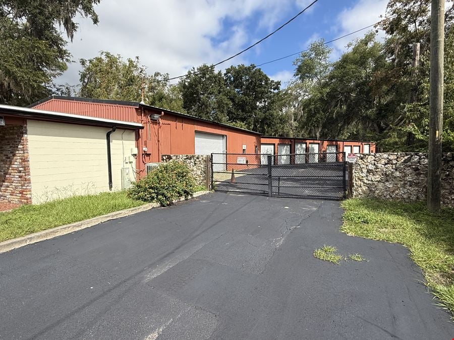 Warehouse Facility on 1+ Acre Lot