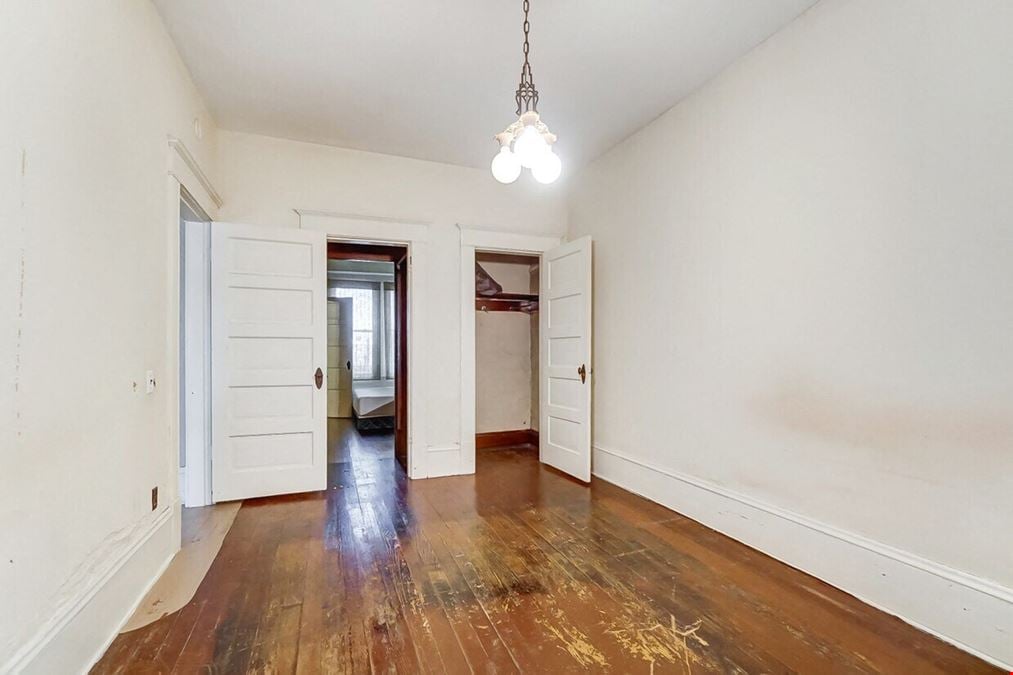 42 W High St