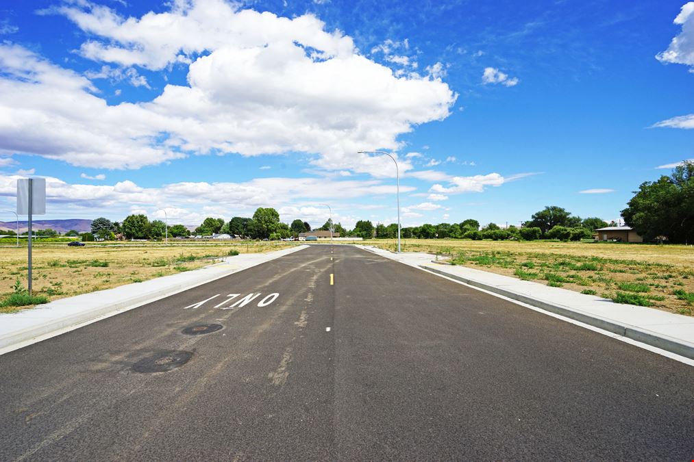 The Landing - Prime Commercial Lots