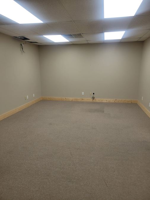 625 SF Industrial Office Space For Lease