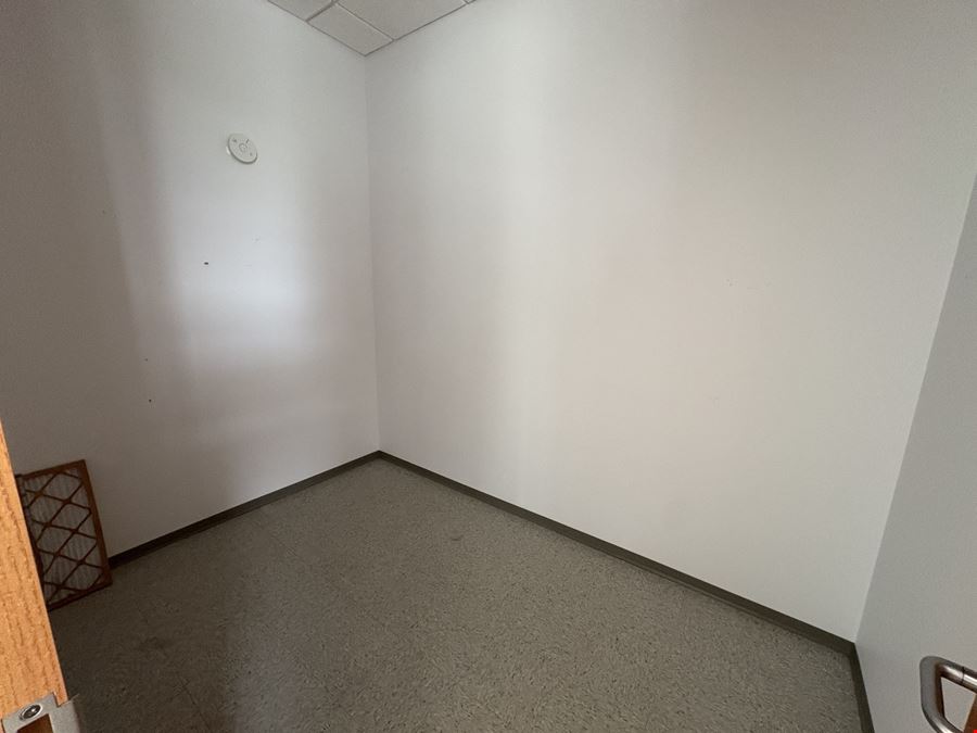 Prime Office Suites For Lease