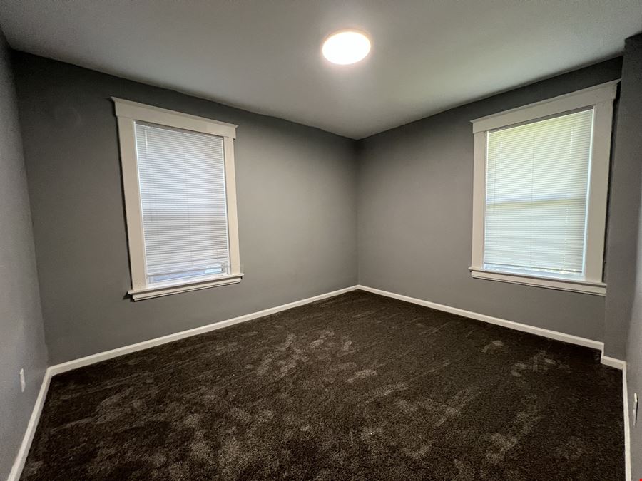 Melrose Ave: Low-Rise Multifamily Investment Package