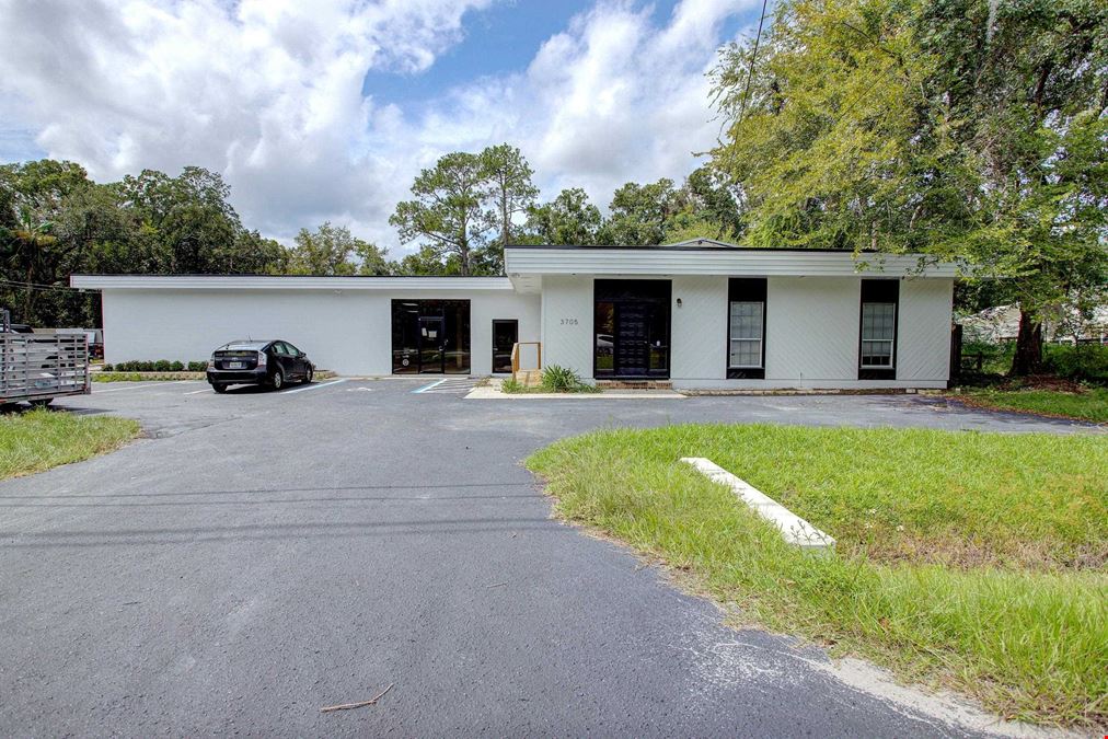 1.09± Acres with Warehouse/Showroom/Office