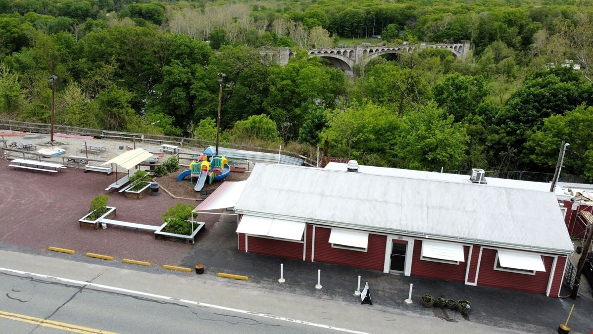 Kelly's Ice Cream - Turn-Key and Established Ice Cream Shop & Café Business w/ Real Estate