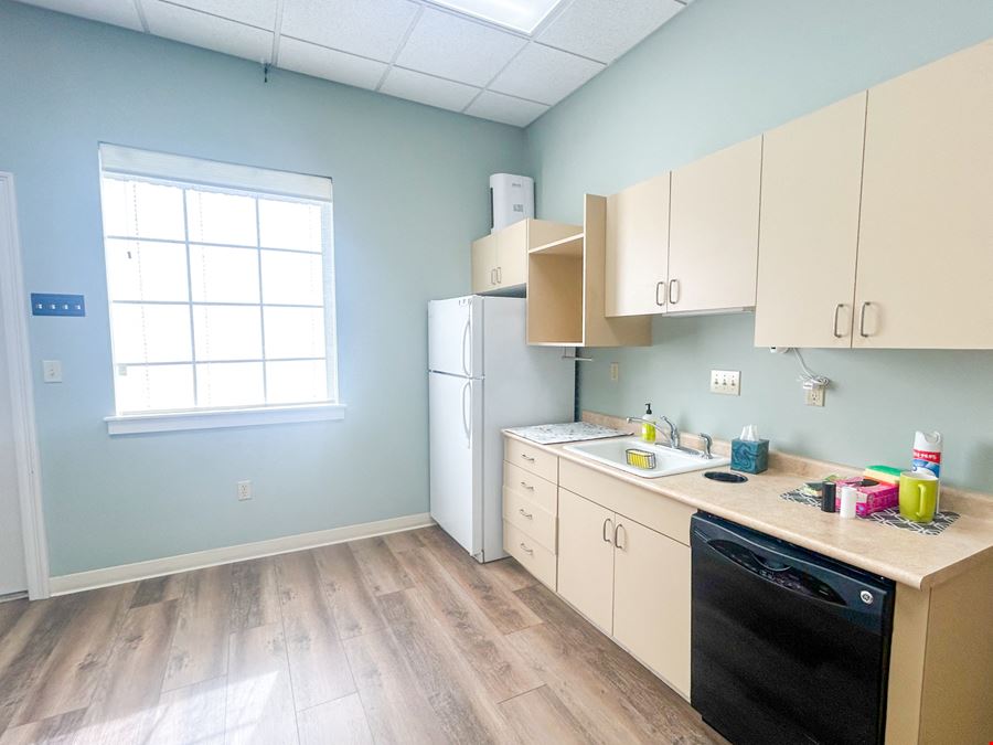 2,500 SF Dental Office Condo near Perkins & Siegen Intersection
