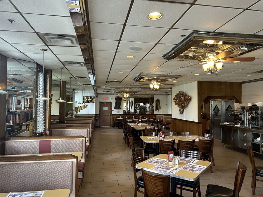 ±8,000 SF Established Diner for Sale