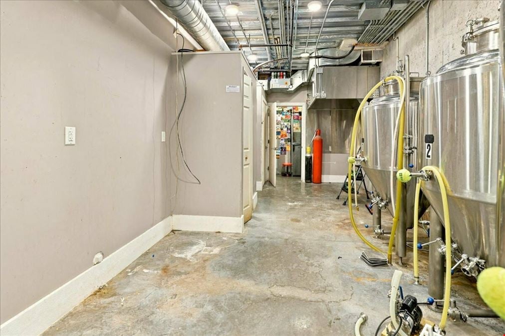 LOWER-LEVEL COMMERCIAL SPACE IN DOWNTOWN HARRISONBURG